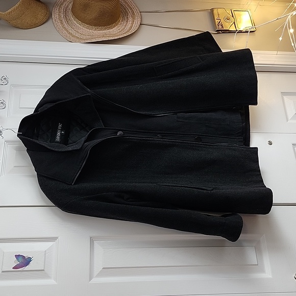 London Fog Jackets & Blazers - London Fog Woll coat Beautiful!!! extra button!
